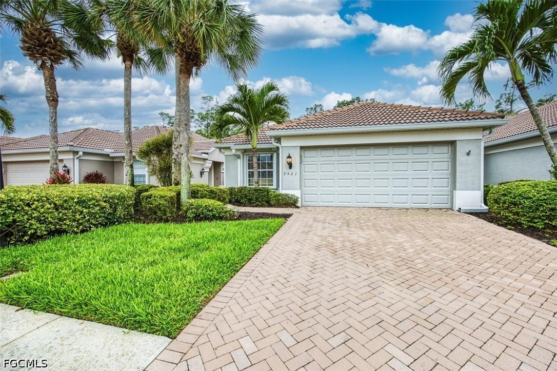 9521 Hemingway Ln., Fort Myers, FL 33913