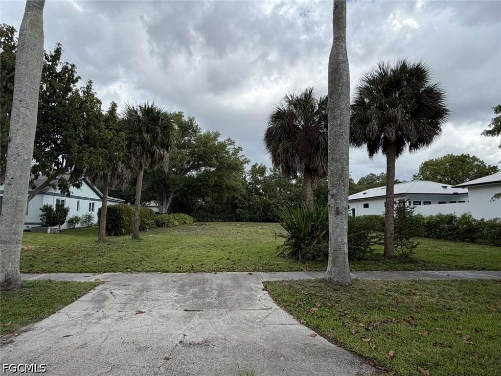 3427 Avocado Dr., Fort Myers, FL 33901