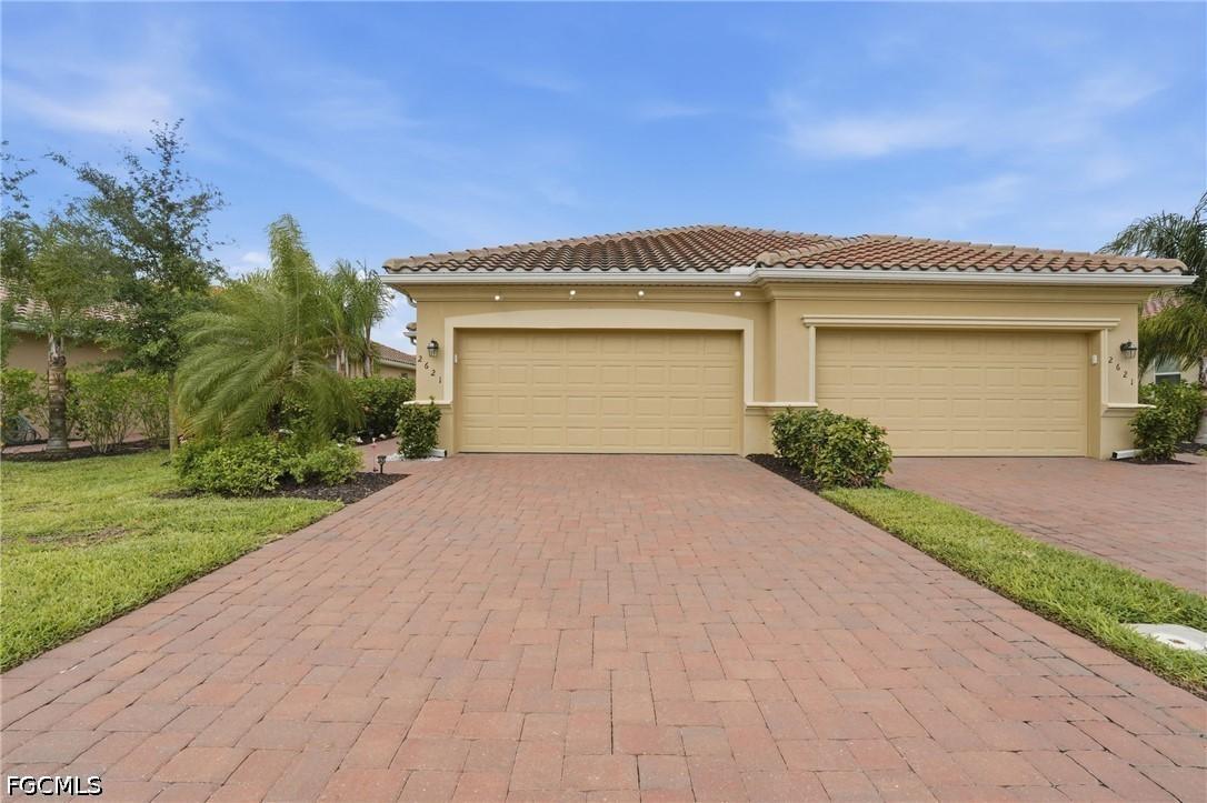 2621 Vine Ave., Naples, FL 34120