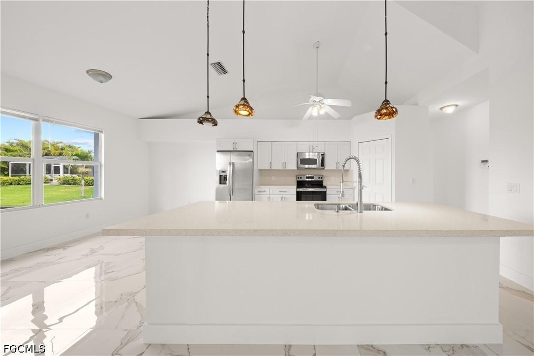 605 SE 23rd Ave., Cape Coral, FL 33990