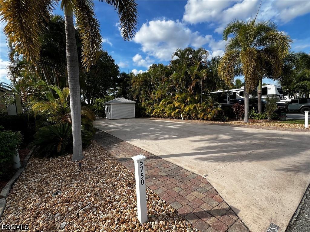 5750 Burrwood Ct., Fort Myers, FL 33905