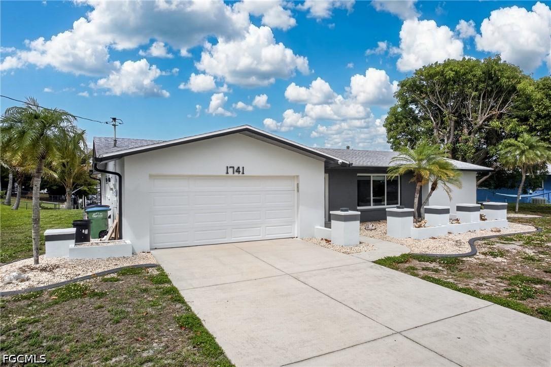 1741 SE 29th Ln., Cape Coral, FL 33904