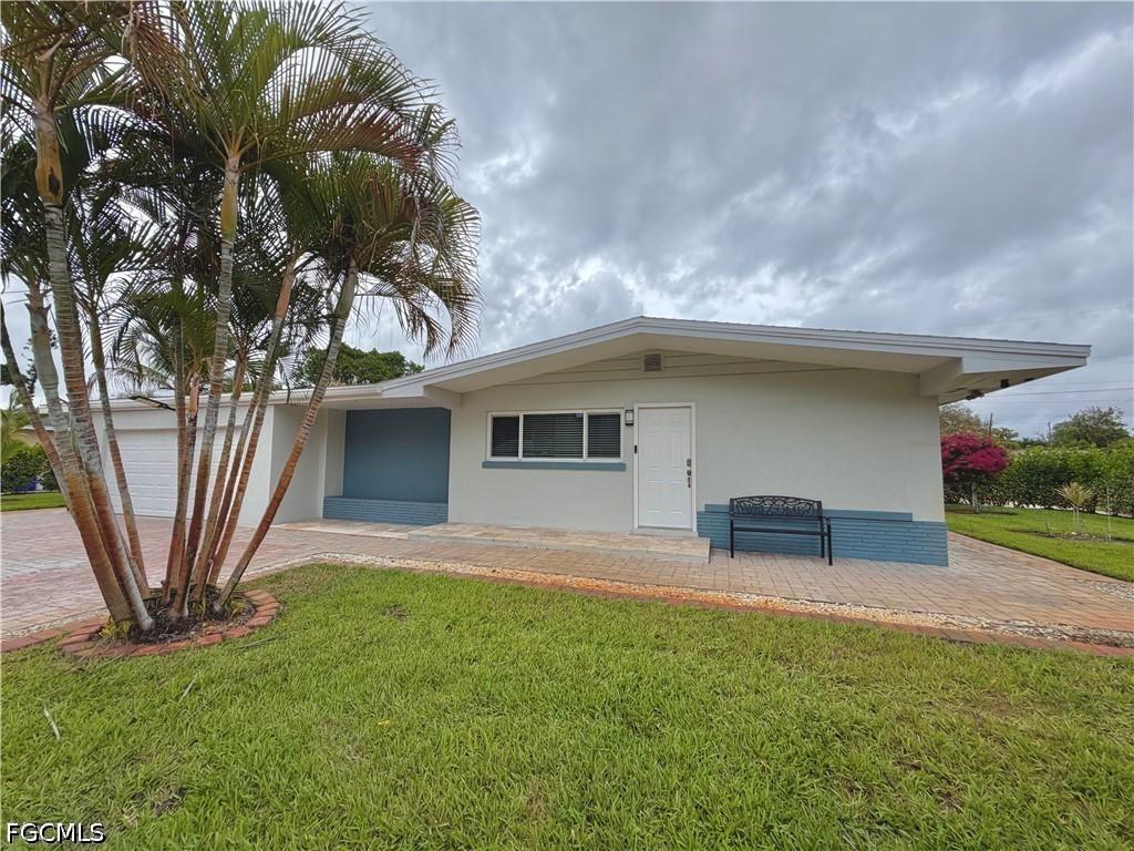 1821 Winkler Ave., Fort Myers, FL 33901