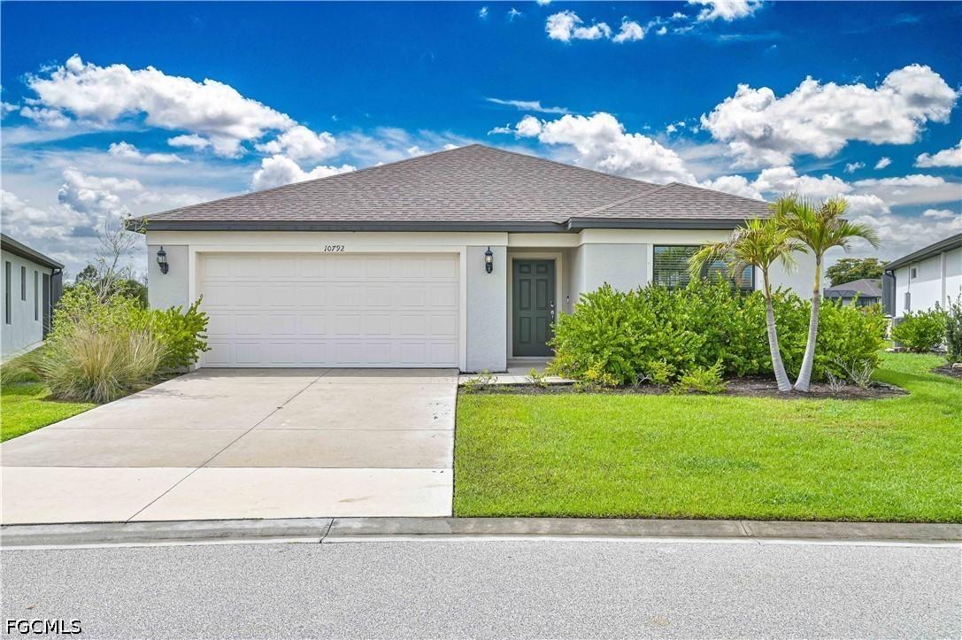 10792 Firebush Cir., North Fort Myers, FL 33917