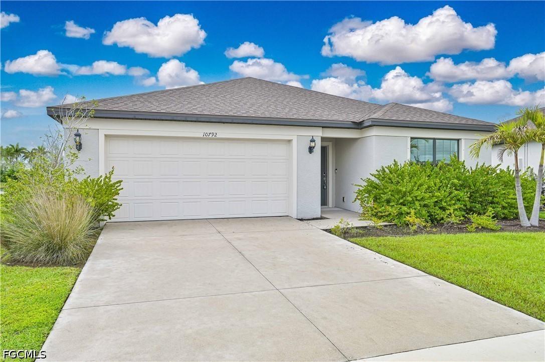 10792 Firebush Cir., North Fort Myers, FL 33917