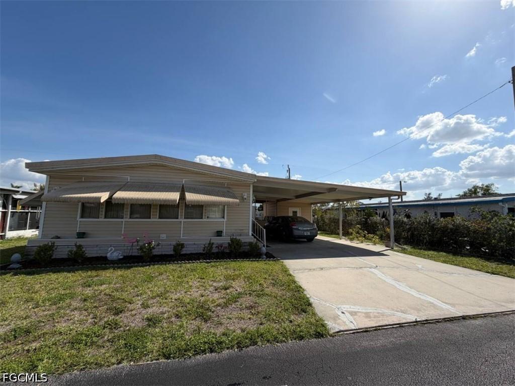 3104 Indian Village Ln., North Fort Myers, FL 33917