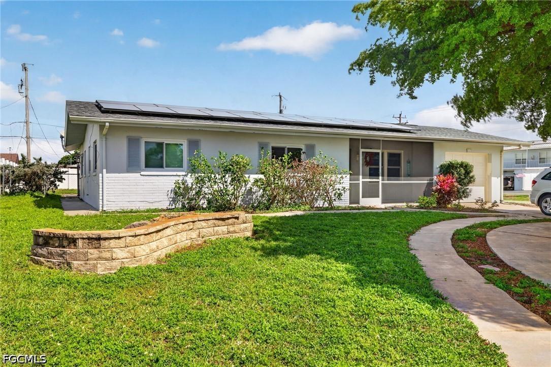 4547 SE 11th Ave., Cape Coral, FL 33904