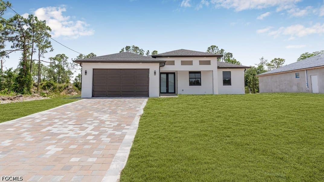 618 Raintree St., Lehigh Acres, FL 33974