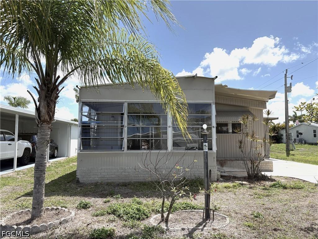 661 Coral Ln., North Fort Myers, FL 33917