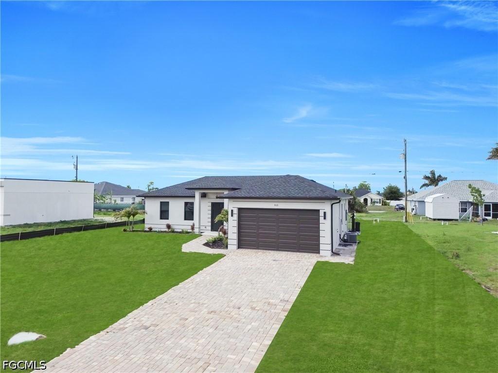 513 NW 25th Ter., Cape Coral, FL 33993