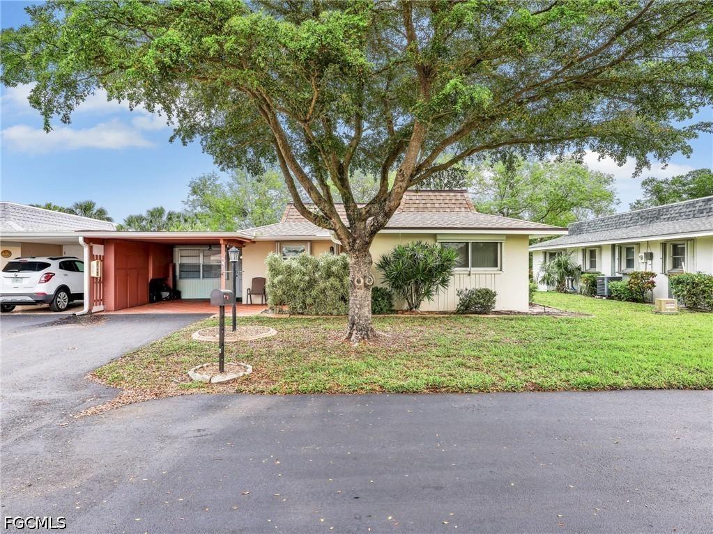 840 Pangola Dr., North Fort Myers, FL 33903