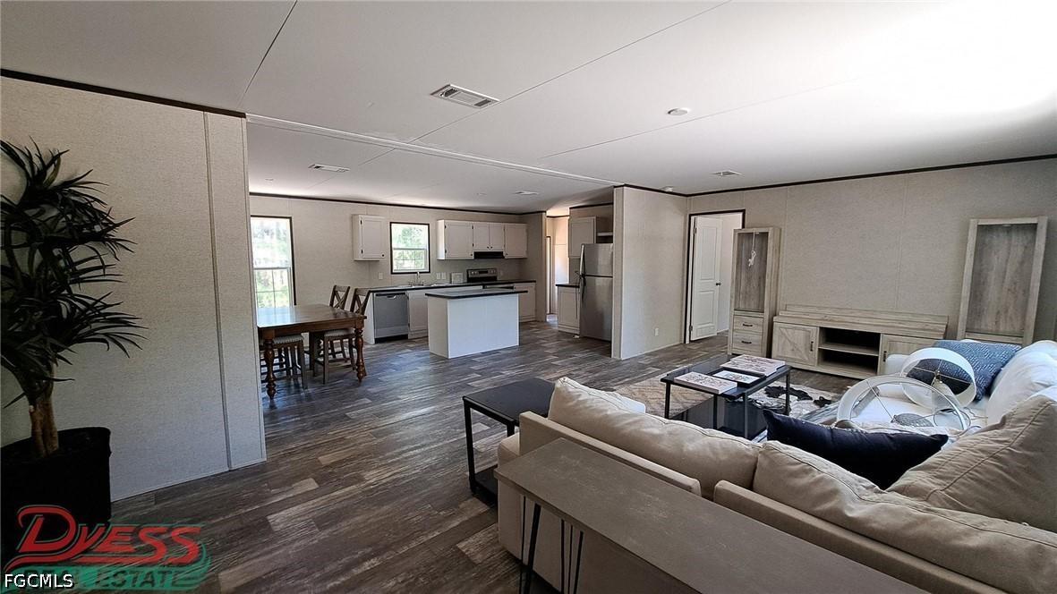 860 N Live Oak St., Clewiston, FL 33440