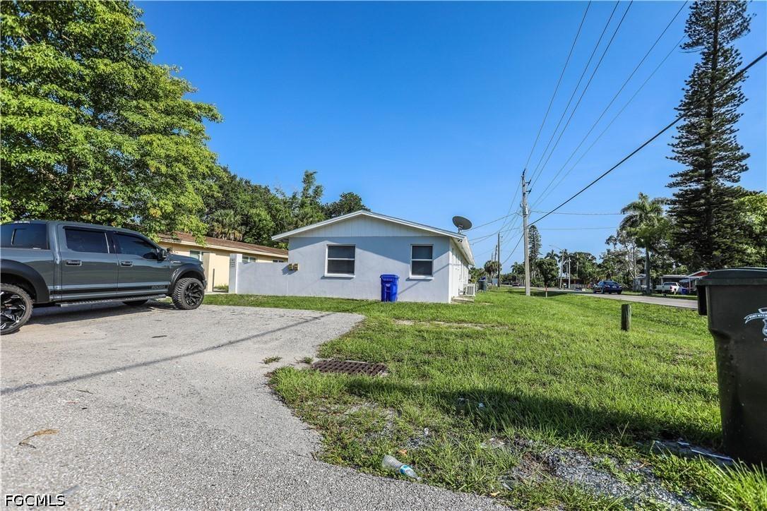 2406 Linhart Ave., Fort Myers, FL 33901