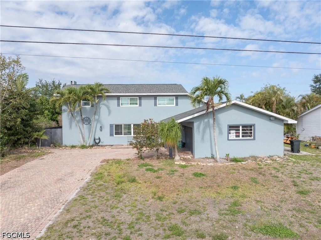 906 NE 2nd Ave., Cape Coral, FL 33909
