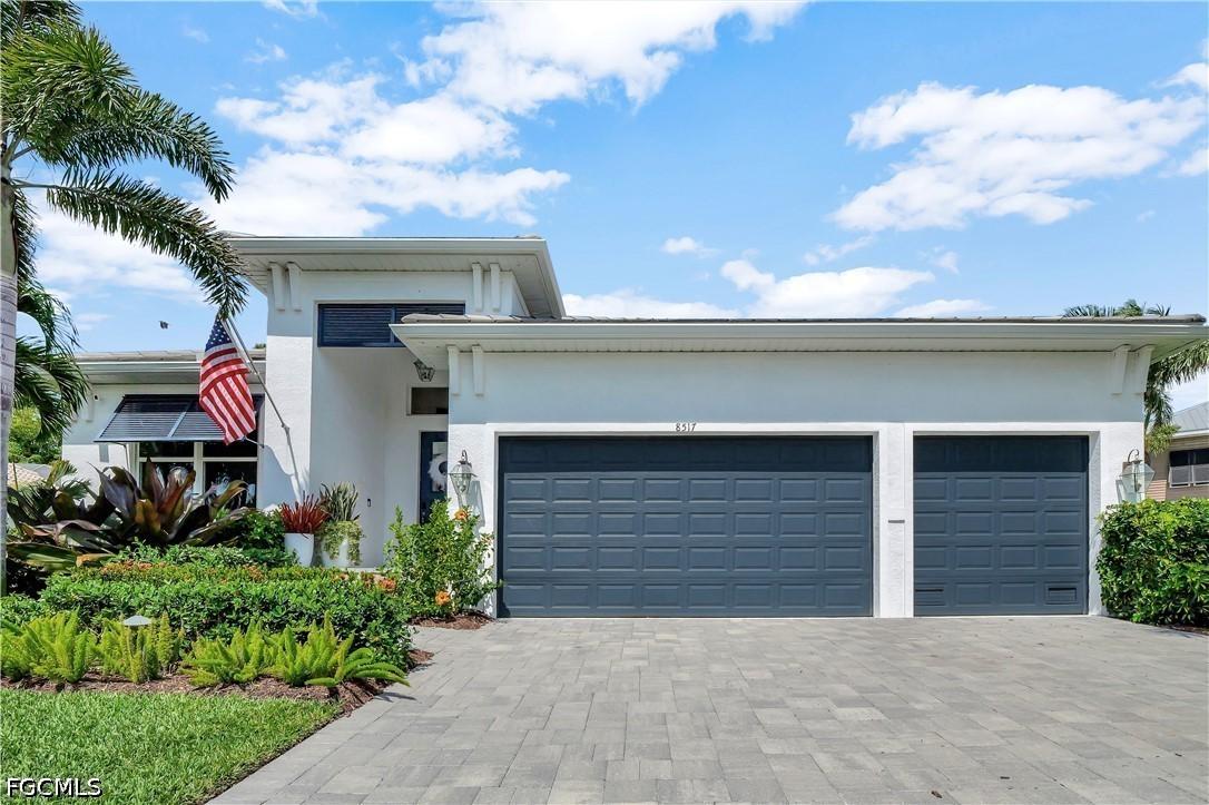 8517 S Lake Cir., Fort Myers, FL 33908
