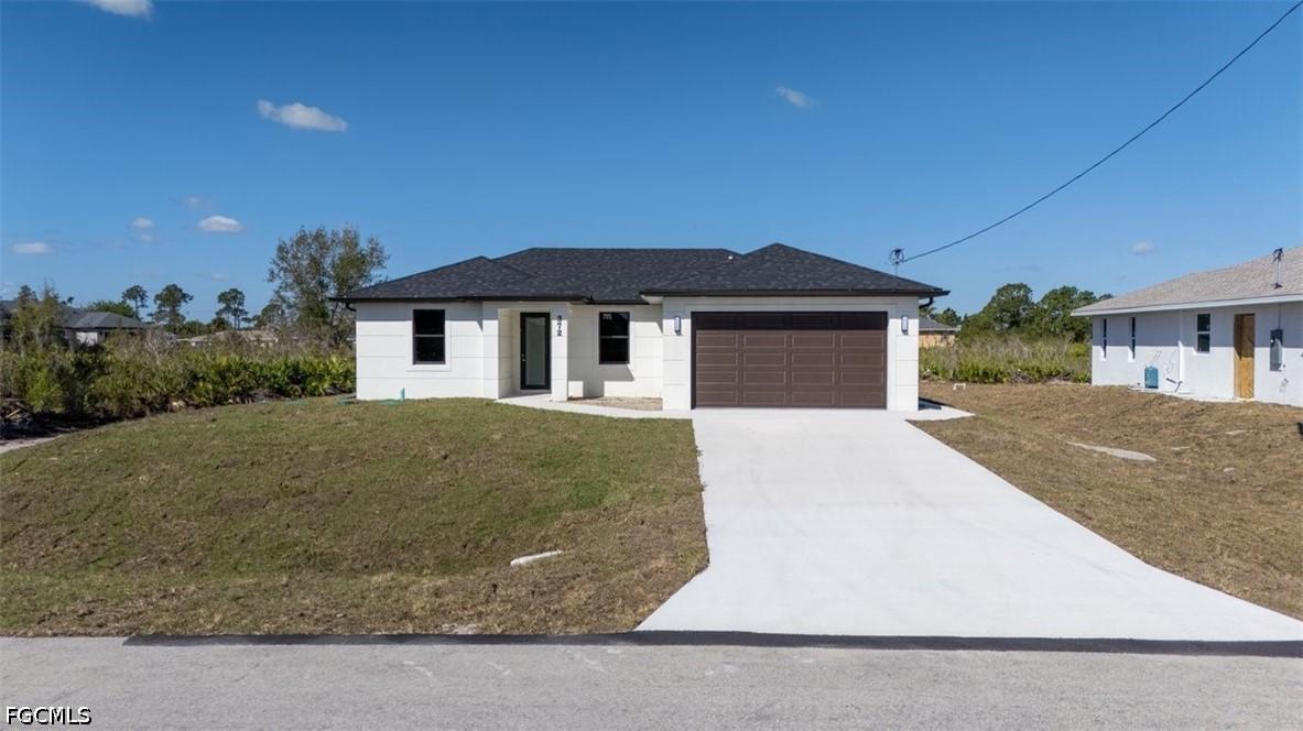 372 Chalet Ave., Lehigh Acres, FL 33974