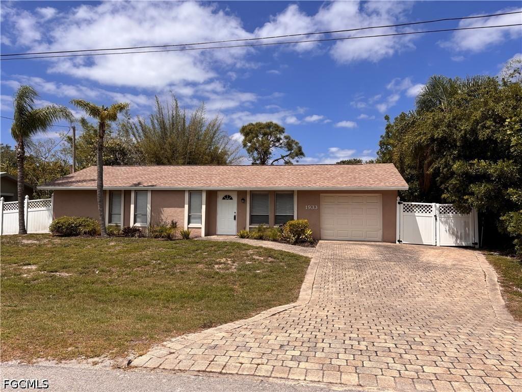 1933 Flamingo Dr., North Fort Myers, FL 33991