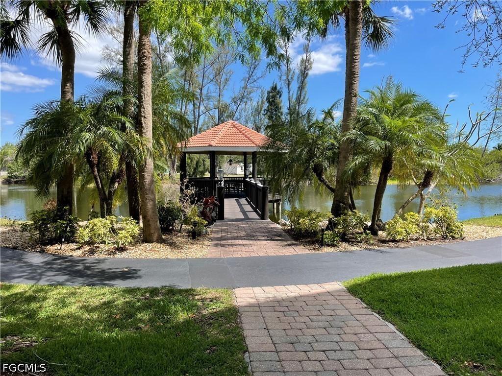 10031 Lake Cove Dr. #302, Fort Myers, FL 33908