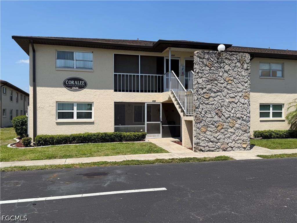 2526 SE 16th Pl. #105, Cape Coral, FL 33904
