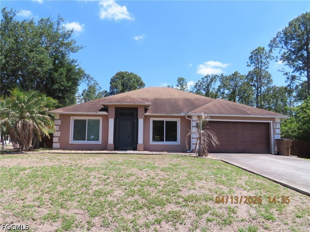 809 Grenada Ave., Lehigh Acres, FL 33974