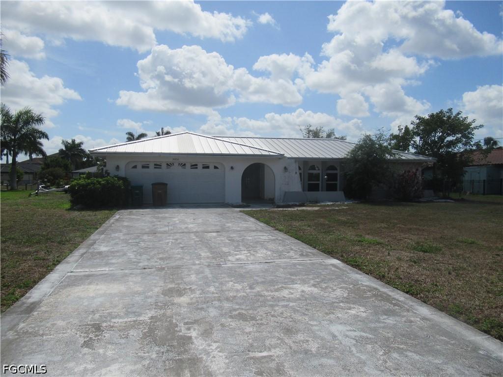 5051 Saxony Ct., Cape Coral, FL 33904