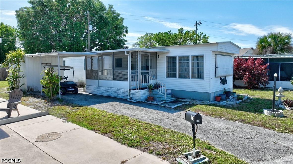 174 Santa Fe Tr., North Fort Myers, FL 33917
