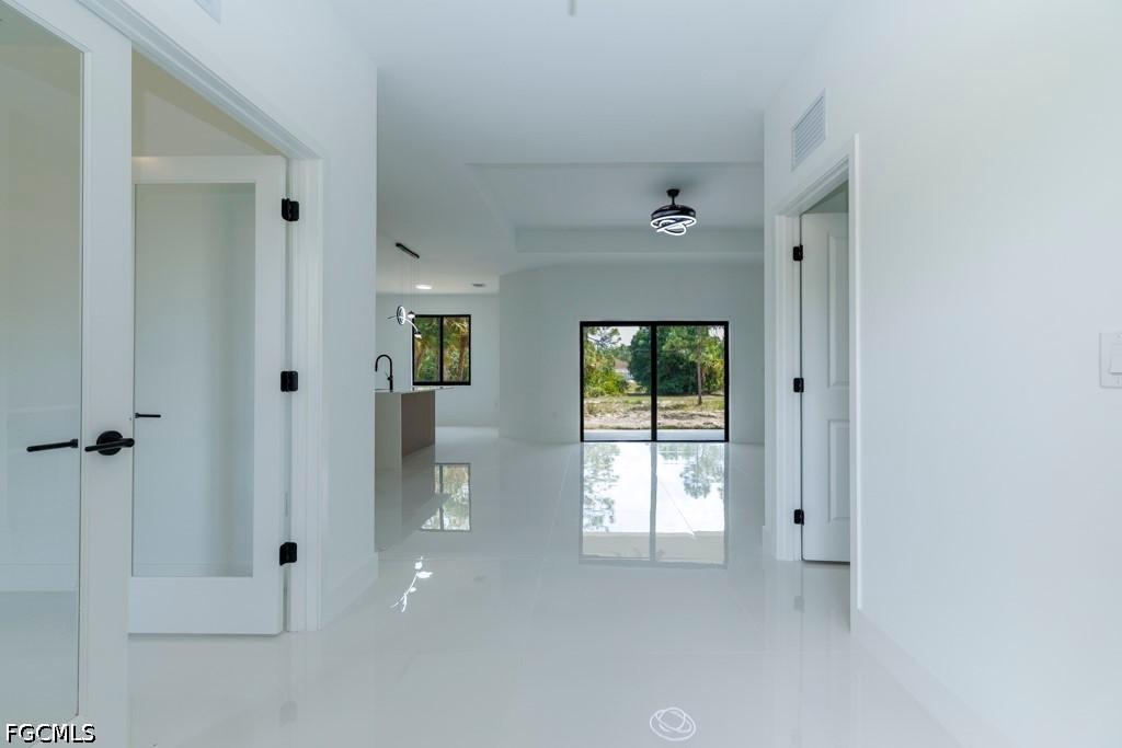 402 Thompson Ave., Lehigh Acres, FL 33972