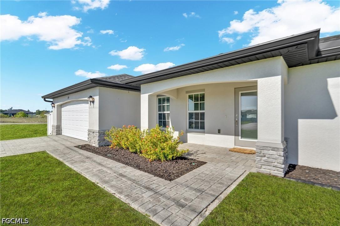 618 NE 2nd Pl., Cape Coral, FL 33909