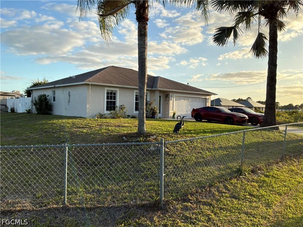 866 Chipley St., Lehigh Acres, FL 33974