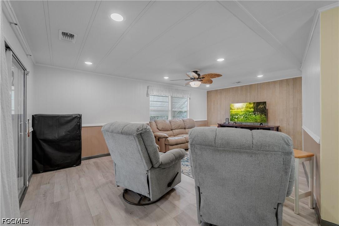 5506 Harbor Ln., North Fort Myers, FL 33917