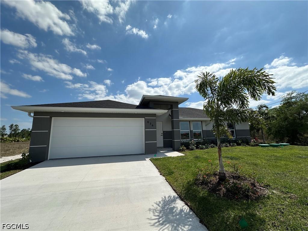 836 Newell St., Lehigh Acres, FL 33974