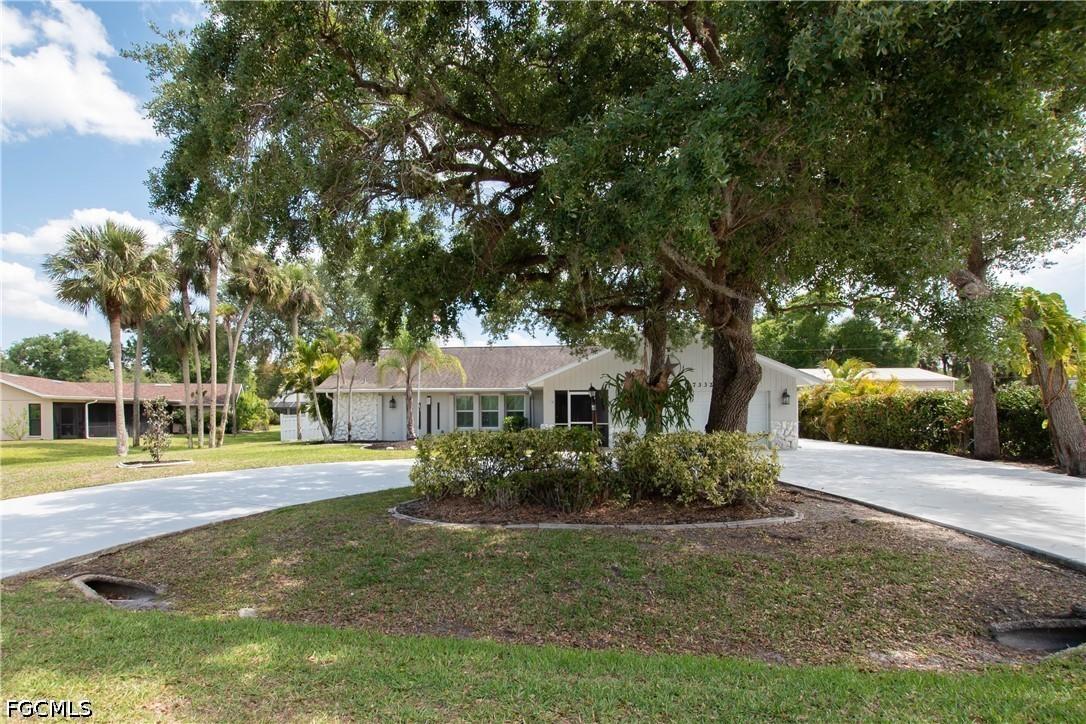 7332 Sean Ln., North Fort Myers, FL 33917