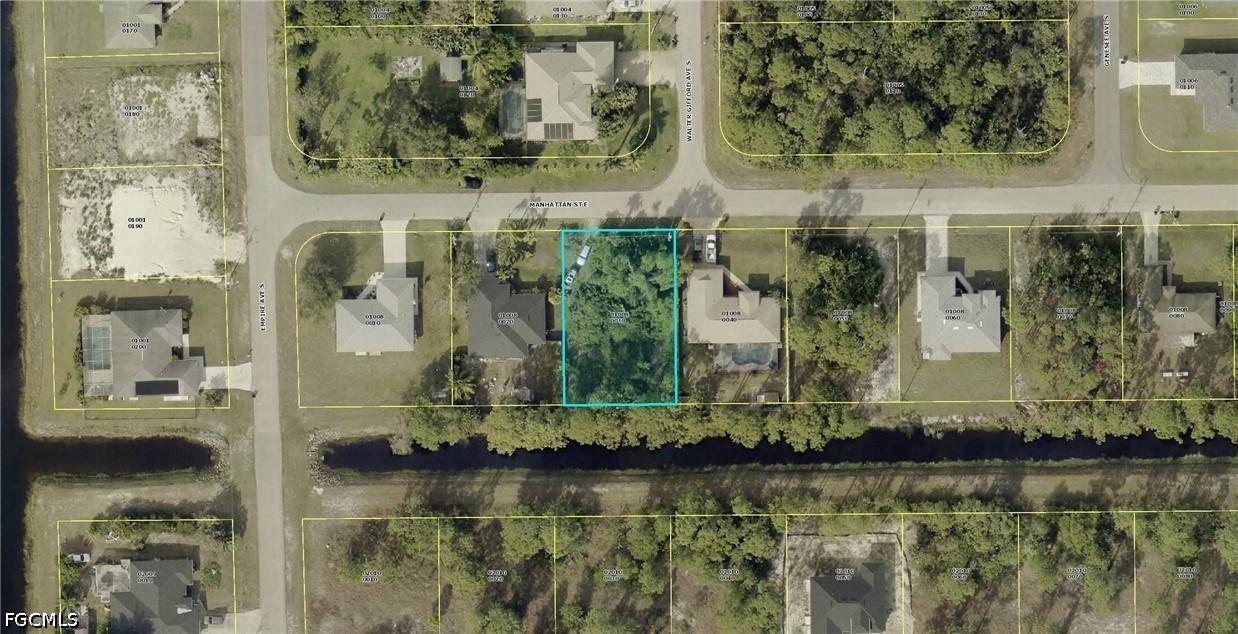 706 Manhattan St., Lehigh Acres, FL 33974