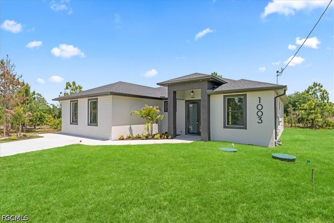 1003 Elgin St., Lehigh Acres, FL 33974