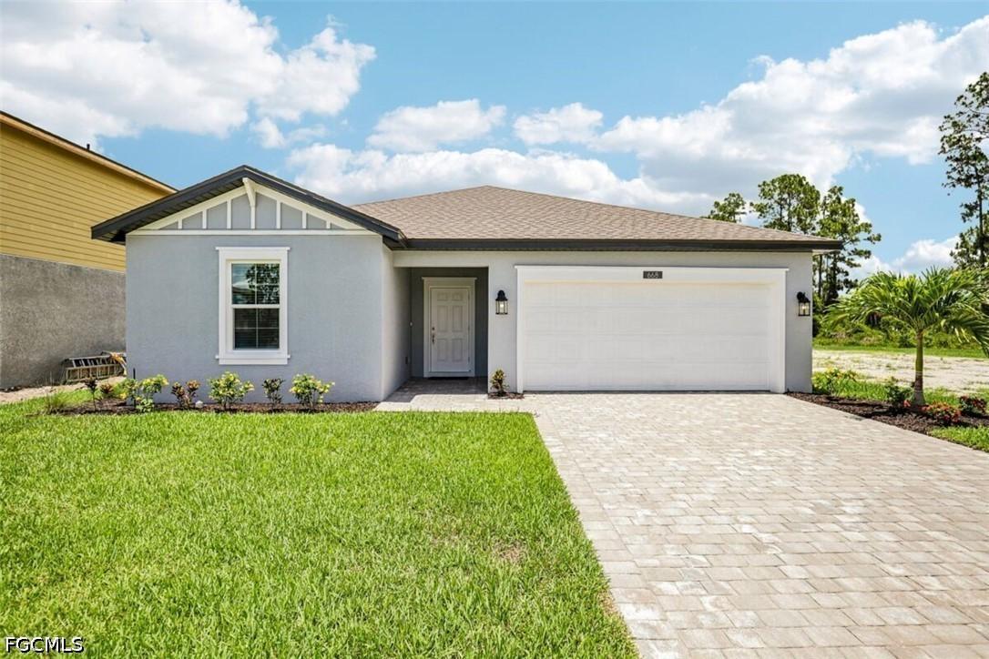 668 Lakeside Oasis Ave., Lehigh Acres, FL 33936