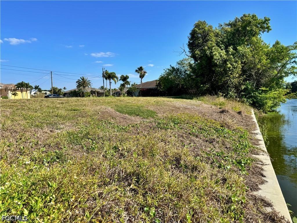 16 SE 8th Pl., Cape Coral, FL 33990