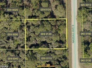 144 Nassau Ave., Lehigh Acres, FL 33974