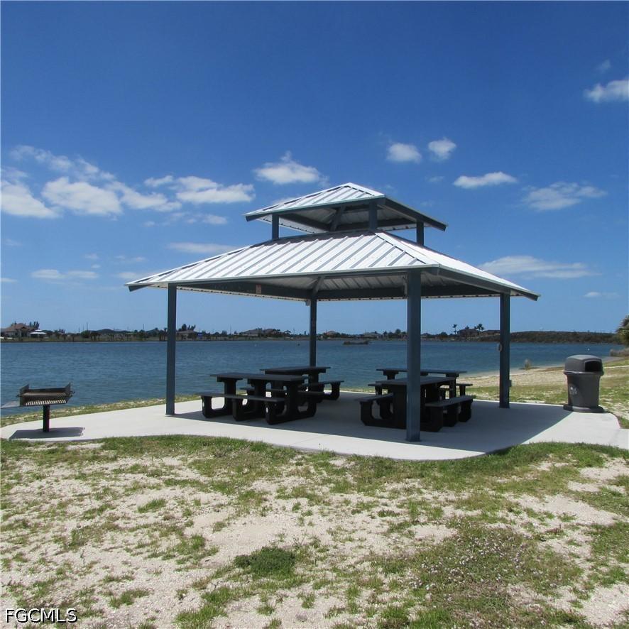 3928 NW 41st Pl., Cape Coral, FL 33993