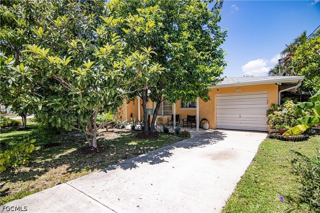 2305 SE 16th St., Cape Coral, FL 33990