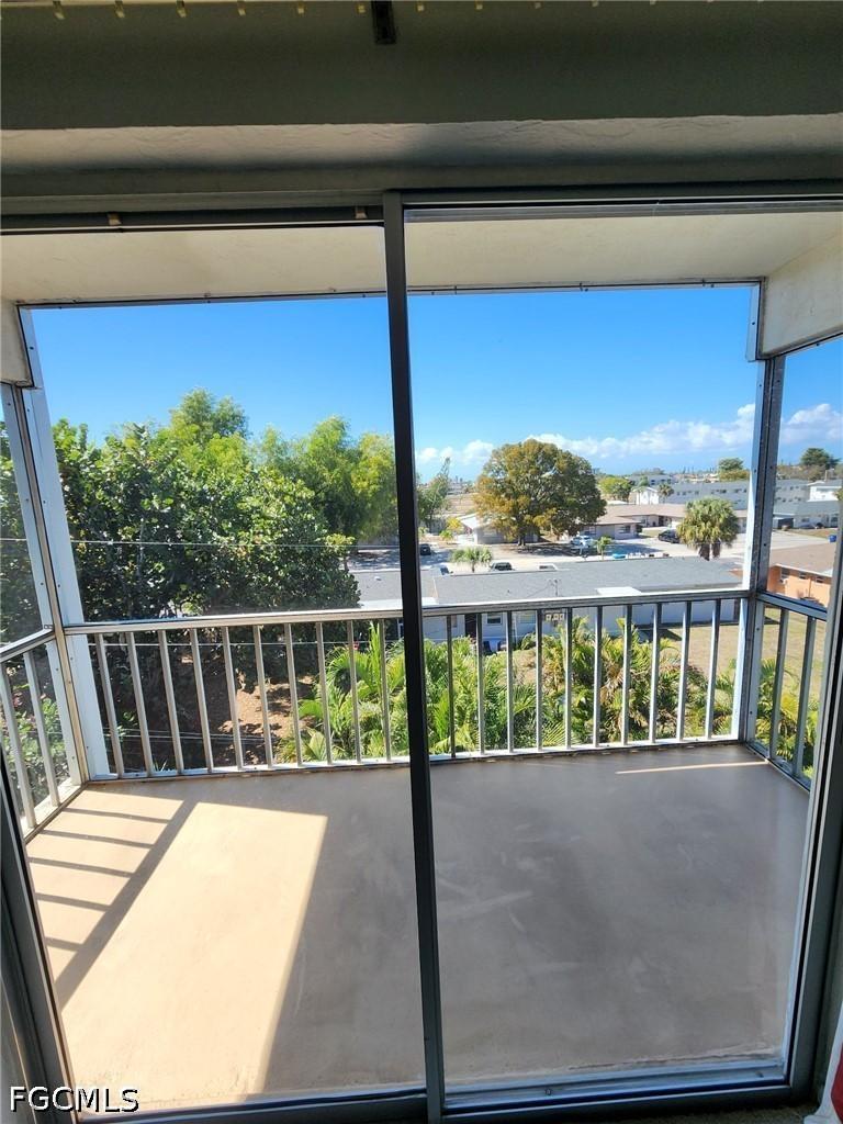 4906 Victoria Dr. #404, Cape Coral, FL 33904