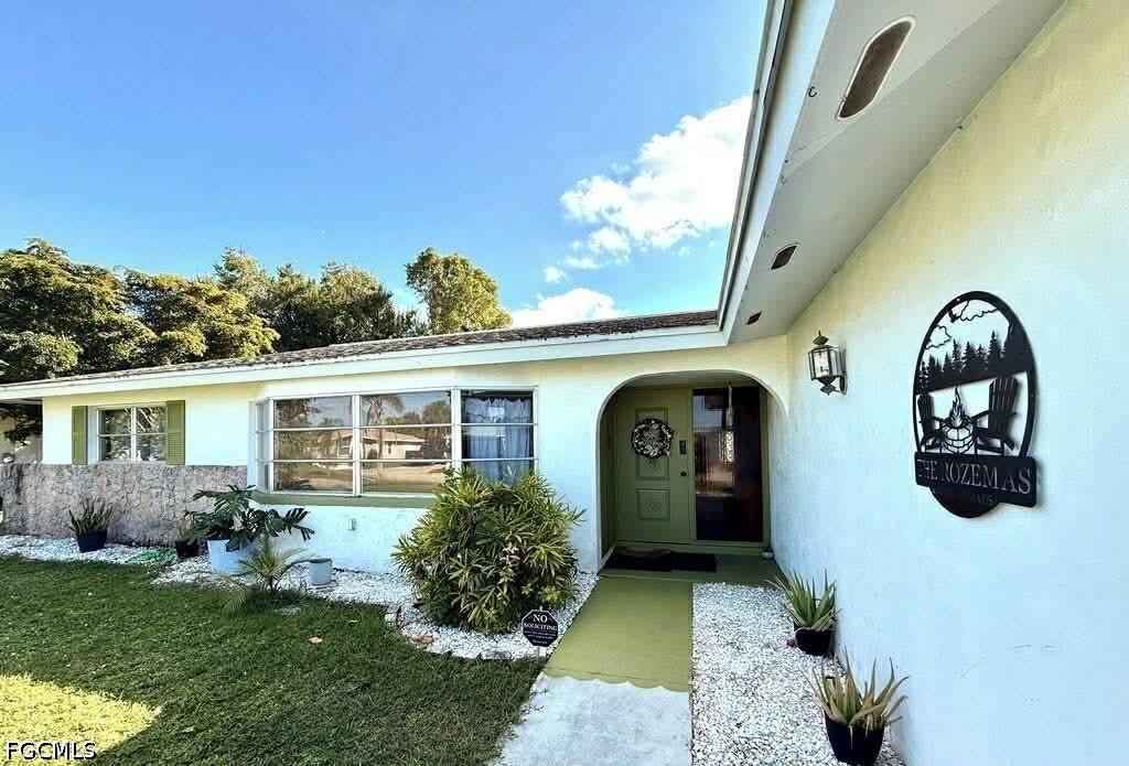 1641 Mansville Ter., North Fort Myers, FL 33903