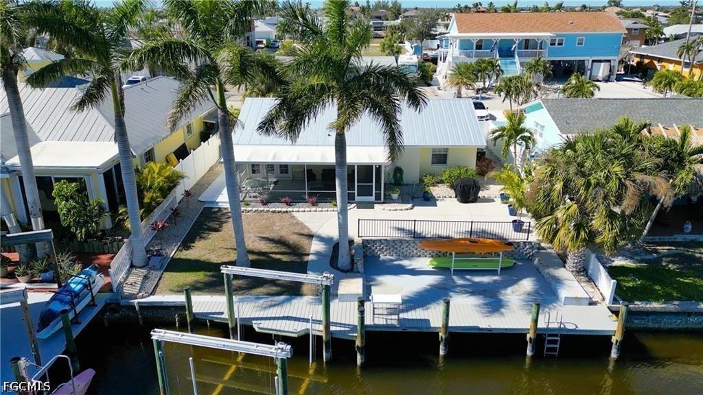 12262 Boat Shell Dr., Matlacha Isles, FL 33991