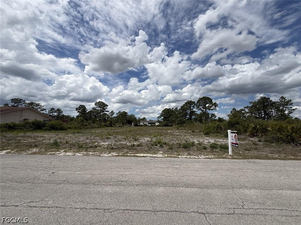 407 Wells Ave., Lehigh Acres, FL 33972