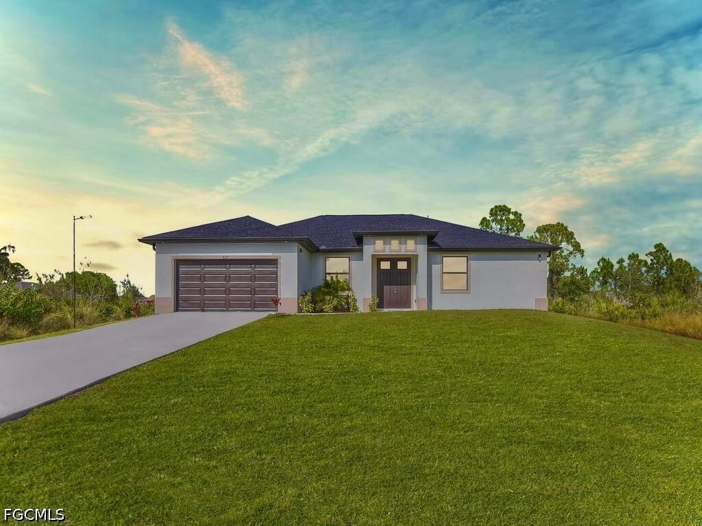 637 Cardinal St., Lehigh Acres, FL 33974