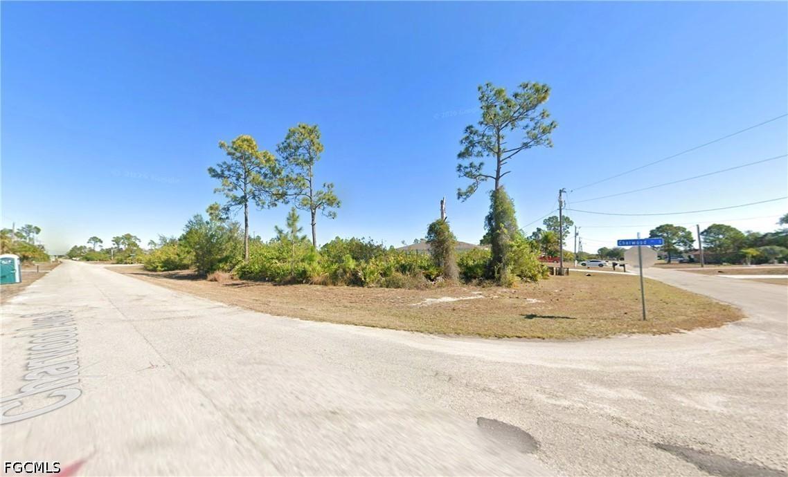 635 Chambers St., Lehigh Acres, FL 33974