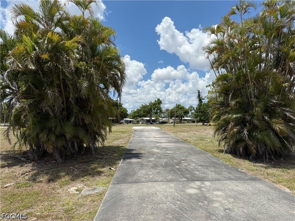 19279 Arrowhead Ln., North Fort Myers, FL 33903