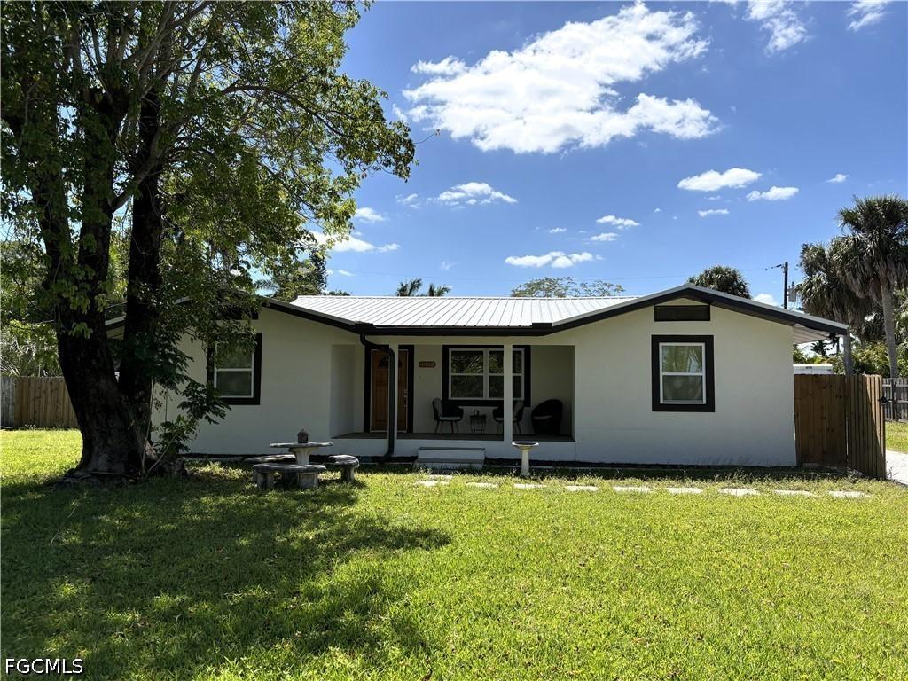 4462 E Riverside Dr., Fort Myers, FL 33905