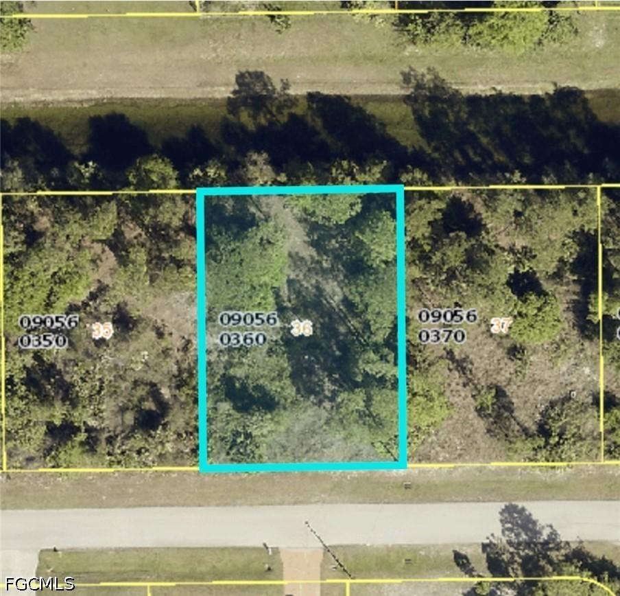 1039 Binkley St., Lehigh Acres, FL 33974
