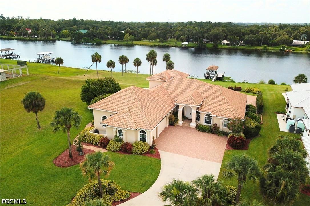 2504 Caloosa Shores Dr., Labelle, FL 33935