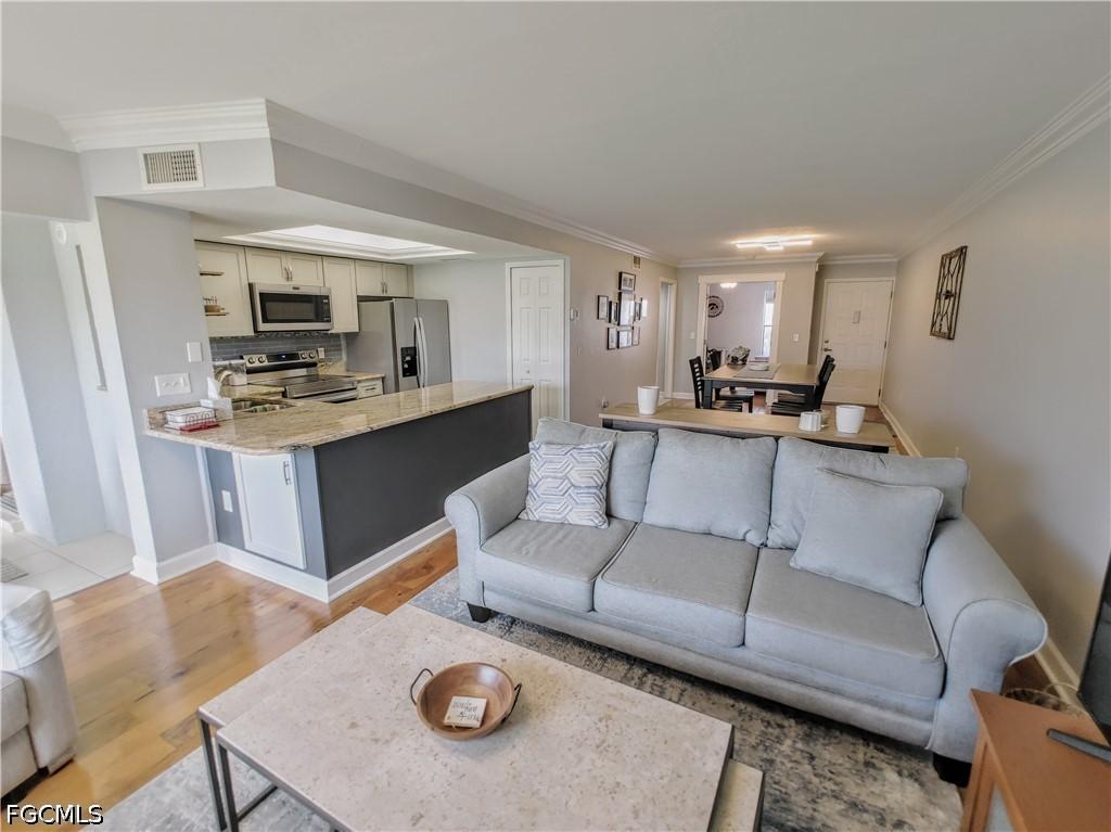 5830 Trailwinds Dr. #814, Fort Myers, FL 33907